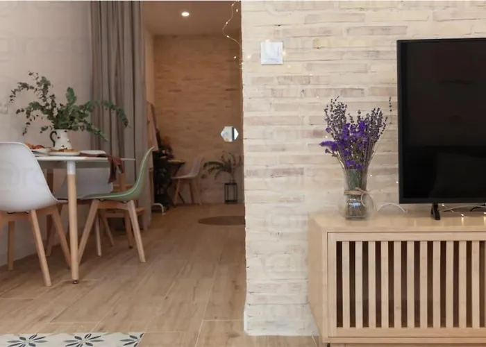 Rb - Urban Loft Retreat, Comfort & Good Location
