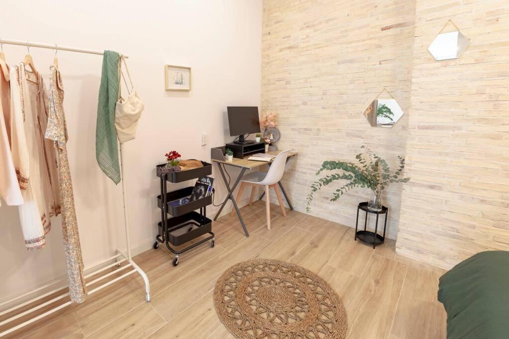 Appartamento Rb - Urban Loft Retreat, Comfort & Good Location Valenza