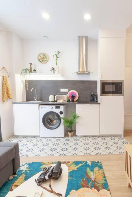 Rb - Urban Loft Retreat, Comfort & Good Location Valenza
